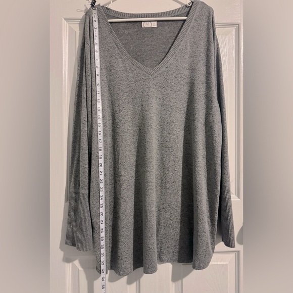 Maurice’s Women’s Gray Tunic Sweater 3X - Picture 4 of 7
